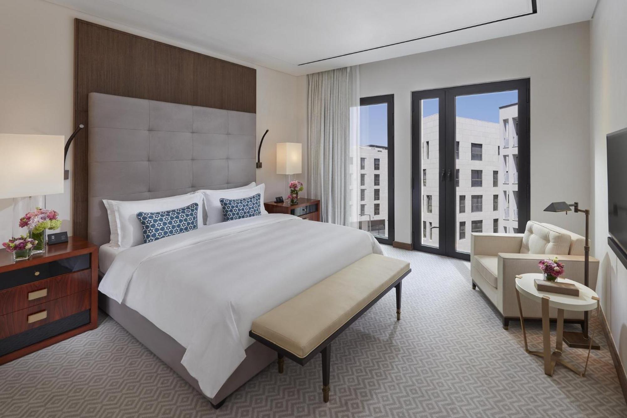 ホテル マンダリン オリエンタル ドーハ エクステリア 写真 A guest room at the Four Seasons Hotel